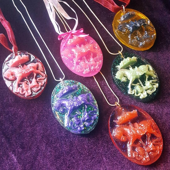 Carousel Horse Handmade Resin Art Pendant Necklace Red Pink Valentine's - Picture 1 of 16